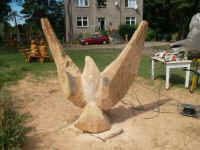 adler_2013-18.JPG (176250 Byte) Ein Seeadler - Kunst von Siegfried Kmmel