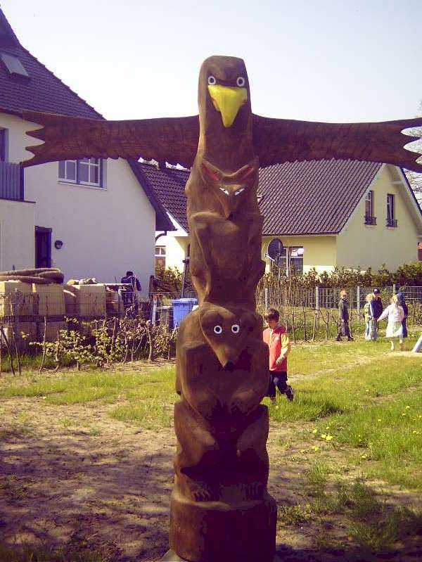 Ein Totem fr den Kindergarten von Siegfried Kmmel