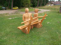 Holzarbeiten - Mann und Frau auf einer Bank  - Bilder von Siegfried Kümmell